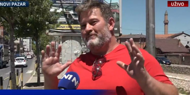Nesvakidašnja scena iz Novog Pazara: Policija zaboravila privedenog građanina u marici – on sve prenosio uživo
