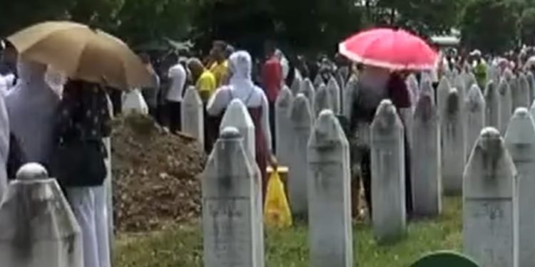 Jedina žena među tabutima: Priča o Fati Bektić slama tišinu Potočara