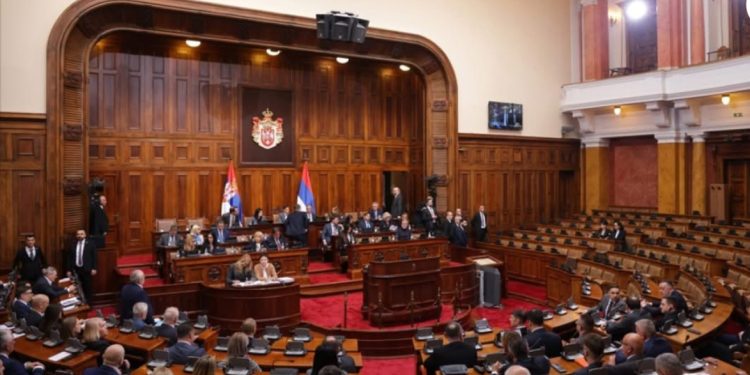 Predlog rezolucije o genocidu u Srebrenici upućen Skupštini Srbije: poziv na istinu i odgovornost