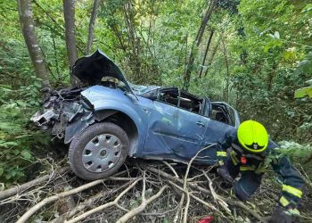 Dva dječaka od 15 godina sletjela u provaliju , srećom ostali u životu