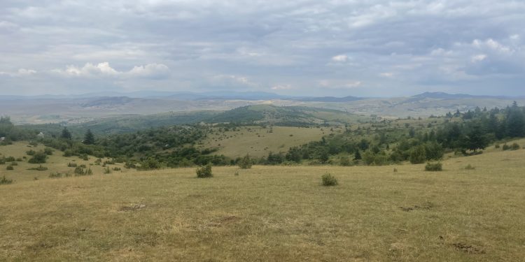 Promjena vremena: Zahlađenje stiže sa severa, pljuskovi i grmljavina u večernjim satima