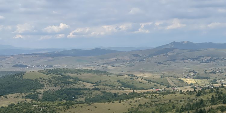 Vrućina kulminira, upozorenje da stižu pljuskovi i oluje – početak avgusta opet tropski