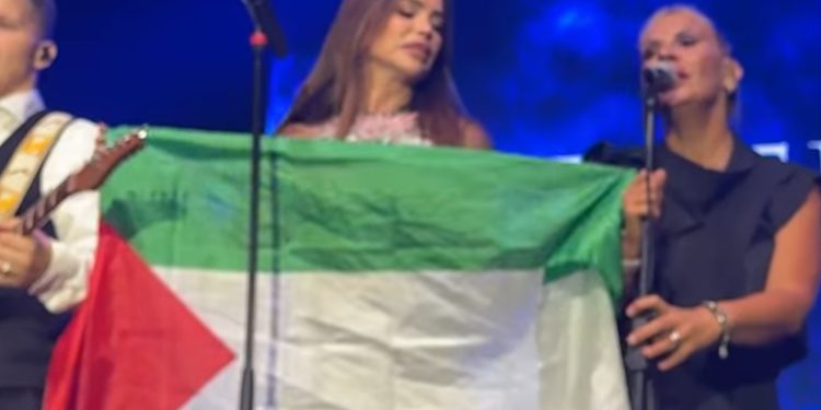 Severina na svom nastupu podigla zastavu Palestine VIDEO