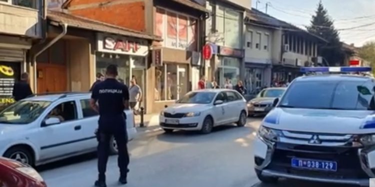 Pucnjava u centru Novog Pazara: Žena ranjena, pronađen pištolj a osumnjičeni u bjekstvu