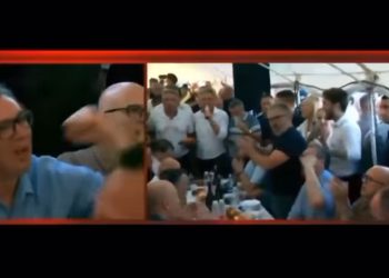 Vučić i družina uživaju uz pjesmu: Turkinja se pred džamiju klela da je samo srbina voljela