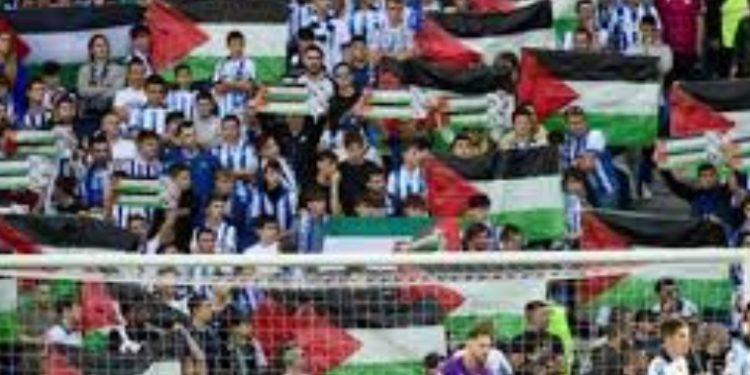 Zastave Palestine na sinošnjim utakmicama: Narod diže glas dok lideri šute na zločine cionista