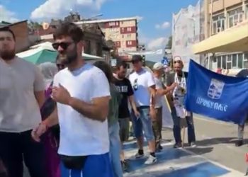 Poslednji uhapšeni u Novom Pazaru pušten na slobodu: Građani organizovali doček uz blokadu saobraćaja