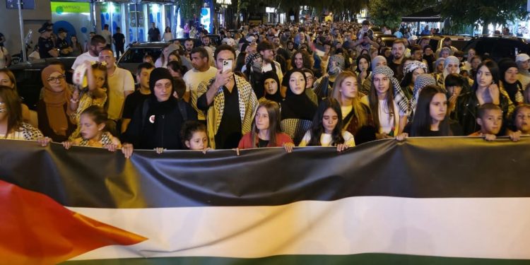 „Glasno za slobodu“: Novi Pazar ustao za Palestinu — protest bukom, mural i poruke dostojanstva