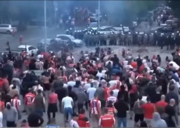Zvezdašima se može: Pretukli policajce i niko ni riječ, niti je ko uhapšen VIDEO