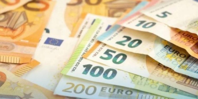 “Skupoća je velika”: Građani krpe kraj s krajem, trgovine zarađuju na enormnim cenama