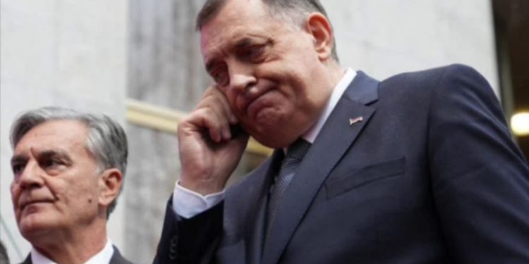 A sad – adio: Miloradu Dodiku oduzet mandat predsjednika Republike Srpske