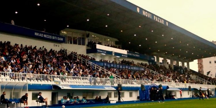Deca i majke ispunile stadion: Novi Pazar među najposećenijima uprkos kazni FSS