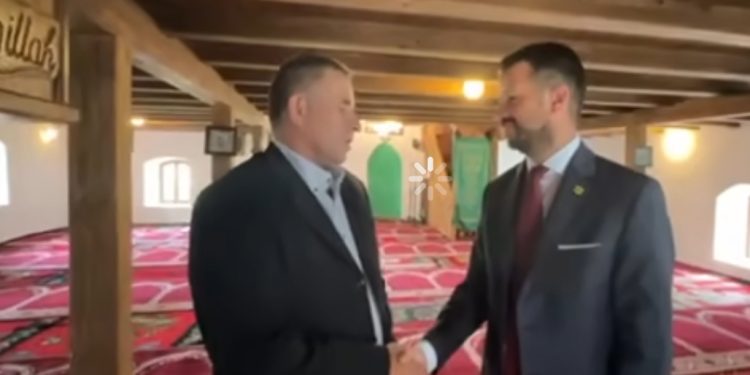 Predsjednik Crne Gore Jakov Milatović posjetio Petnjičku džamiju VIDEO, na Dan opštine