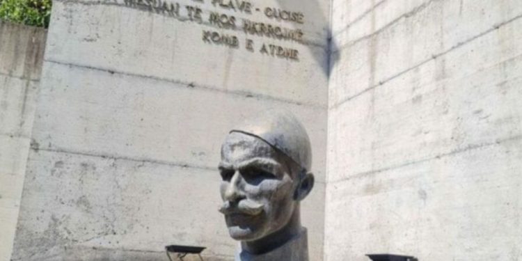 Ipak uklonjen spomenik Albanskom heroju Isufu Čelaju u Gusinjama