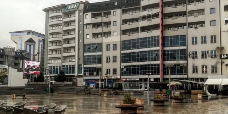 Oblačno i osjetno svežije, upozorenje na nepogode i obilne padavine