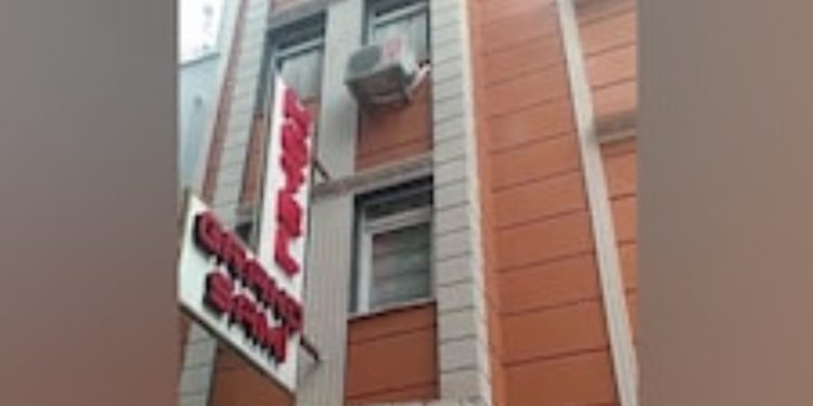 Tragedija u Istanbulu: Maloljetna braća  pronađena mrtva u hotelu — sumnja se na trovanje