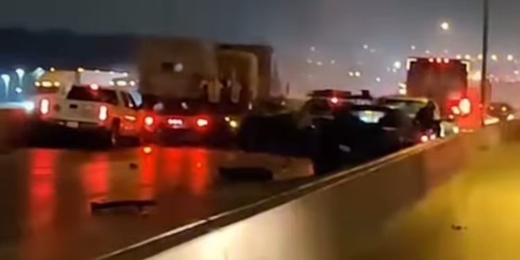Haos na auto- putu u blizini Teksasa, mnogo povređenih amerikanaca VIDEO