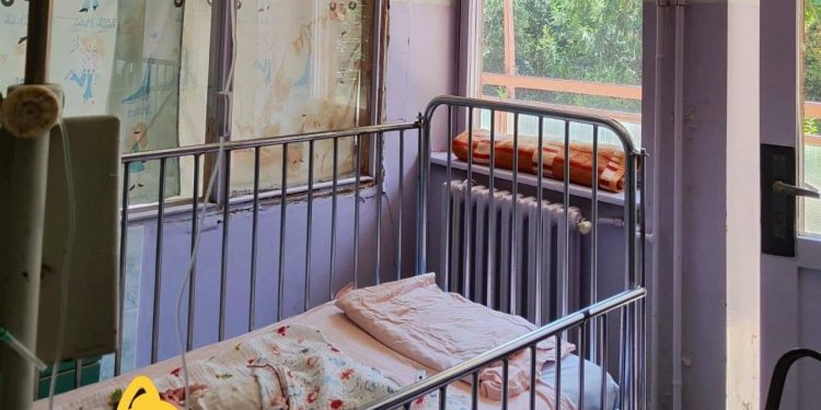 Novi Pazar: Epidemija među najmlađima — rotavirus i respiratorne infekcije pune bolnicu, po dvoje u krevetu