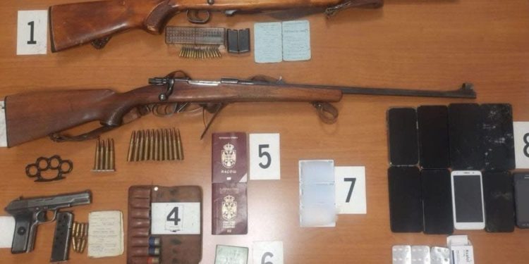 Pretresi u Rožajama: Oduzeto oružje, municija, vozila i ksalol — meta lica bliska operativno interesantnim osobama