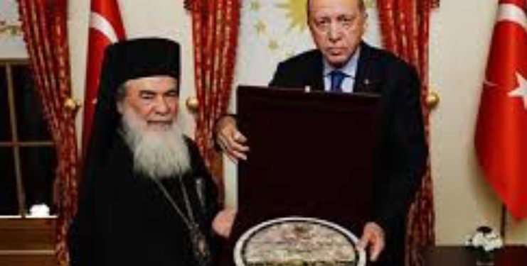 Erdogan primio repliku Omerovog zavjeta: Poklon star 1.400 godina uručen u Istanbulu