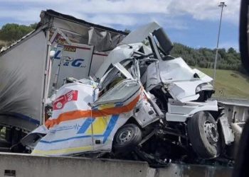 Tragedija na putu: Kamion se zakucao u vozilo Hitne pomoći – stradala cijela ekipa i pacijent