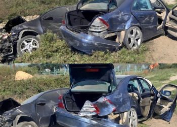 Teška saobraćajna nezgoda, jedno lice povrijeđeno, tri vozila oštećena