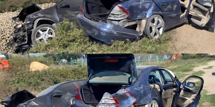 Teška saobraćajna nezgoda, jedno lice povrijeđeno, tri vozila oštećena