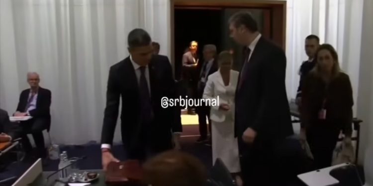 Velika blamaža Vučića, nije imao stolicu da sjedne VIDEO