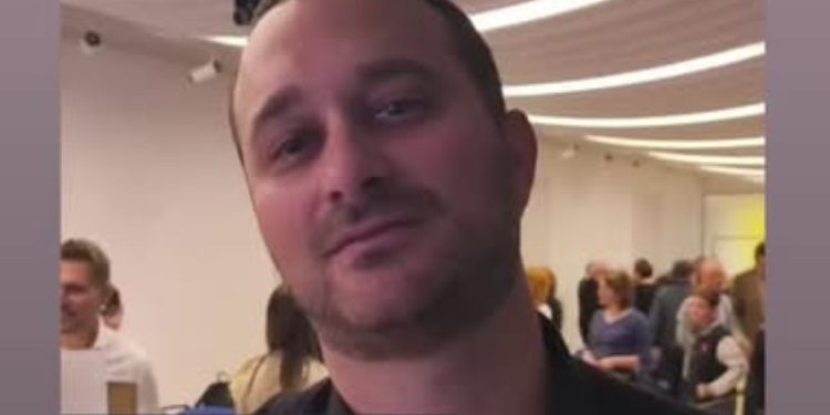 Novinar Saša Dragojlo nagrađen za seriju tekstova o genocidu u Gazi i trgovini Srbije sa Izraelom