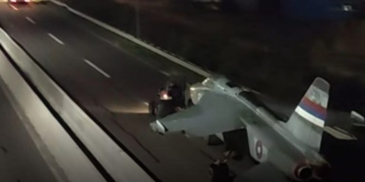 Traktor šlepa borbeni avion: Filmske scene između Laktaša i Banje Luke