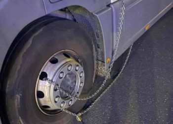 Kamion iz Novog Pazara „zarobljen“ lancima u Njemačkoj: Vlasnik parkinga preuzeo stvar u svoje ruke