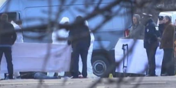 Krvna osveta ispred suda u Peći: Dvojica izrešetana u brutalnoj sačekuši