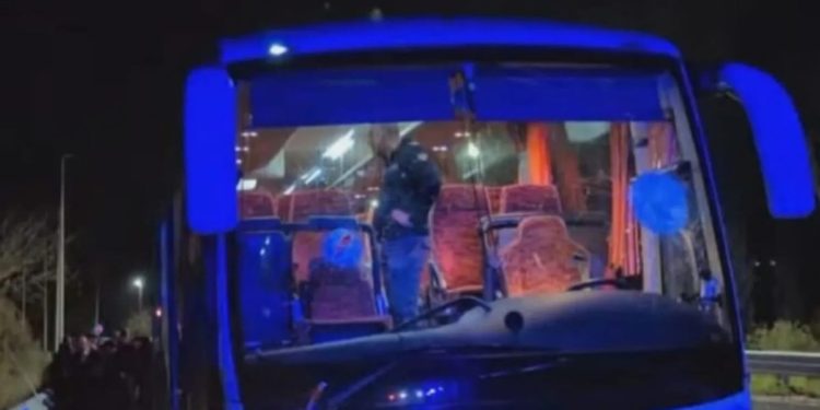Sukob navijača odnio život vozača autobusa, pogođen ciglom u glavu