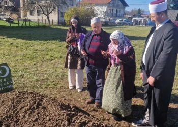 Nakon 32 godine najka Hatidža dočekala da ukopa sina šehida: “Sad znam  gdje mu je mezar”