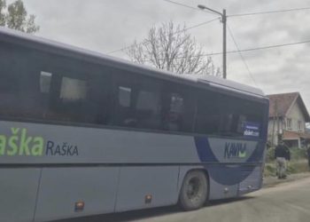 Saobraćajna nesreća na Ibarskoj magistrali: Autobus sa pristalicama SNS sleteo