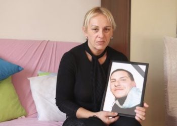 Peti dan štrajka glađu: Dijana Hrka nastavlja borbu za istinu o smrti sina