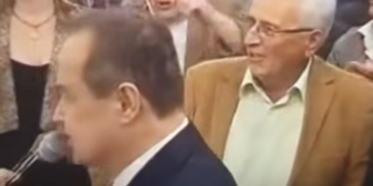 Dačić zapjevao četničku pjesmu: “Ko to kaže ko to laže Srbija je mala”