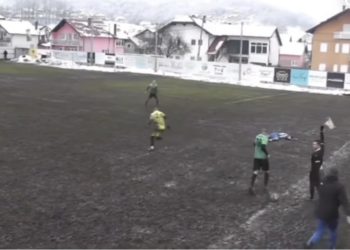 Drama na terenu: pomoćni sudija spasio život fudbaleru koji je progutao jezik