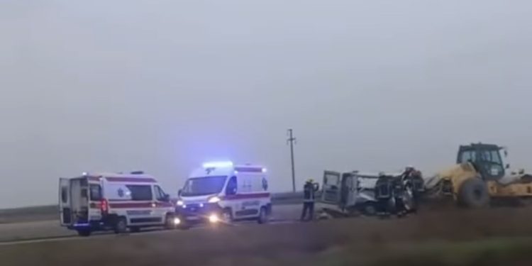 Teška saobraćajna nesreća: četiri osobe poginule, tri povrijeđene