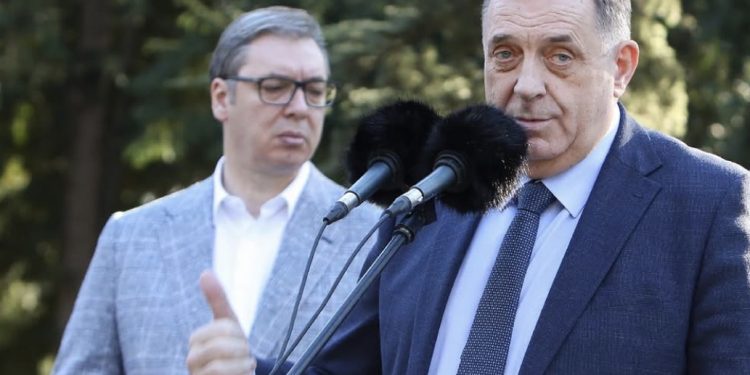 Pukla čutura Dodiku i Vučiću: Opzicija ga podržala i branila u Skupštini, dok ga SNS napadao