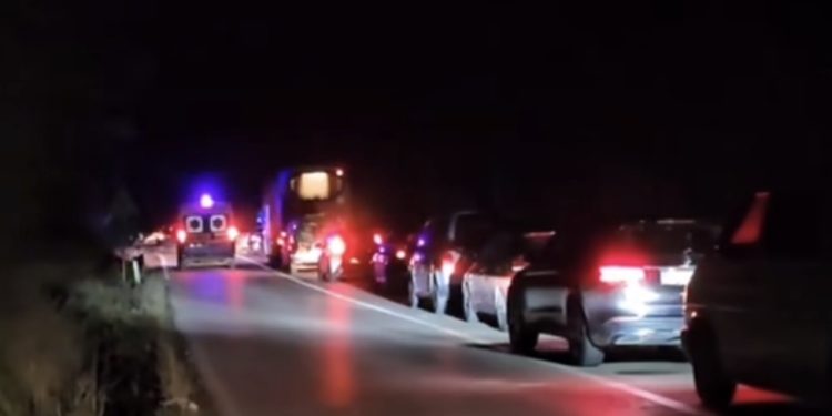 Težak udes kod Leposavića: mladić izgubio život, povređeni još četvoro