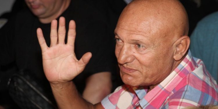 Šaban Šaulić je rođen u muslimanskoj porodici – nikad nije ušao u džamiju, bez sveštenih lica na sahrani