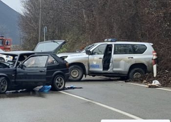 Povređeno pet osoba u udesu civilnog i policijskog vozila na putu Raška – Mitrovica