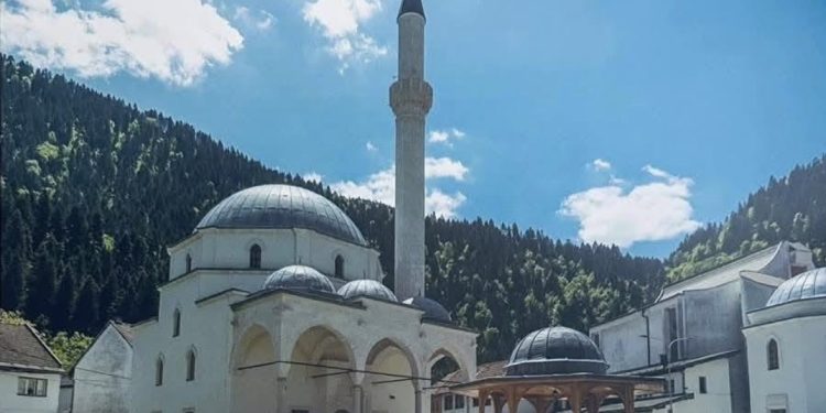 Večeras muslimani obilježavaju Lejletul-regaib – noć nade i milosti