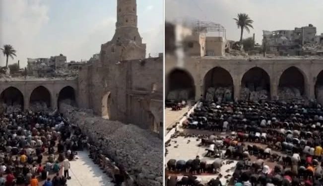 Palestinci klanjali džuma-namaz usred ruševina Velike džamije Omari u Gazi