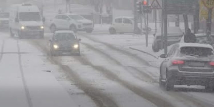 Hitno upozorenje RHMZ-a: ledena kiša i snežne padavine parališu saobraćaj