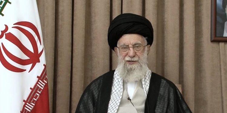 Iranski vrhovni voda oštro poručio: Porazit ćemo neprijatelja i baciti ga na koljena