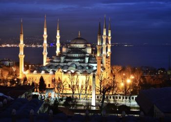 Muslimani širom svijeta večeras obilježavaju Lejletul- Miradž: Noć blagoslovljenog putovanja