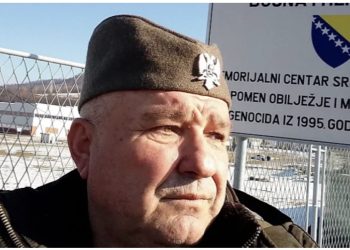 Pripadnik četničkog pokreta iz Srbije provocirao ispred Memorijalnog centra u Potočarima