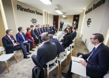 Skup u Davosu pokazuje gdje je mjesto Vučiću i Srbiji – u zadnjem redu